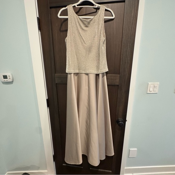 Arianna By Rachel Kaye Gold Floor Length Dress Gown STUNNING! - Picture 4 of 5